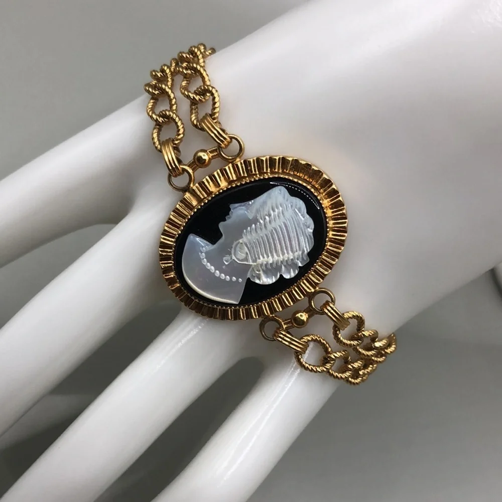 Vintage 12k Gold Filled GF Victorian Lady Cameo Chain Bracelet Makers Mark